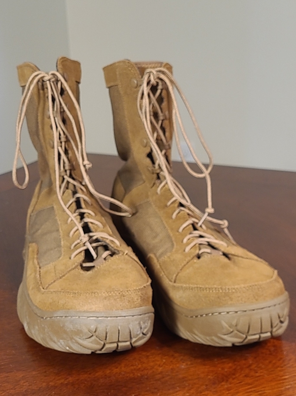Oakley Field Assault Men's 11 Lace-Up Tactical Boots in Coyote Brown